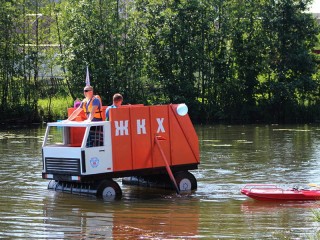 Репетиция водных гонок на судах из разряда фантастики прошла в Сморгони