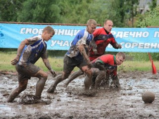 Турнир по болотному футболу прошел в Сморгони