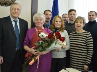 Таисия Петрунина от рождения до знатного юбилея в полной мере соответствует своему знаку Зодиака - огненному Стрельцу